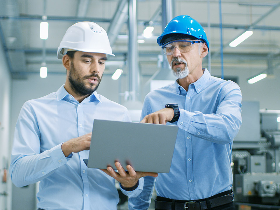 Team talking about Manufacturing transformation and AI